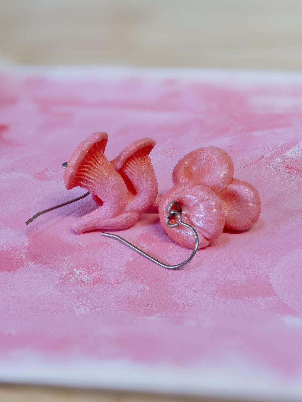 Pink Oyster Earrings